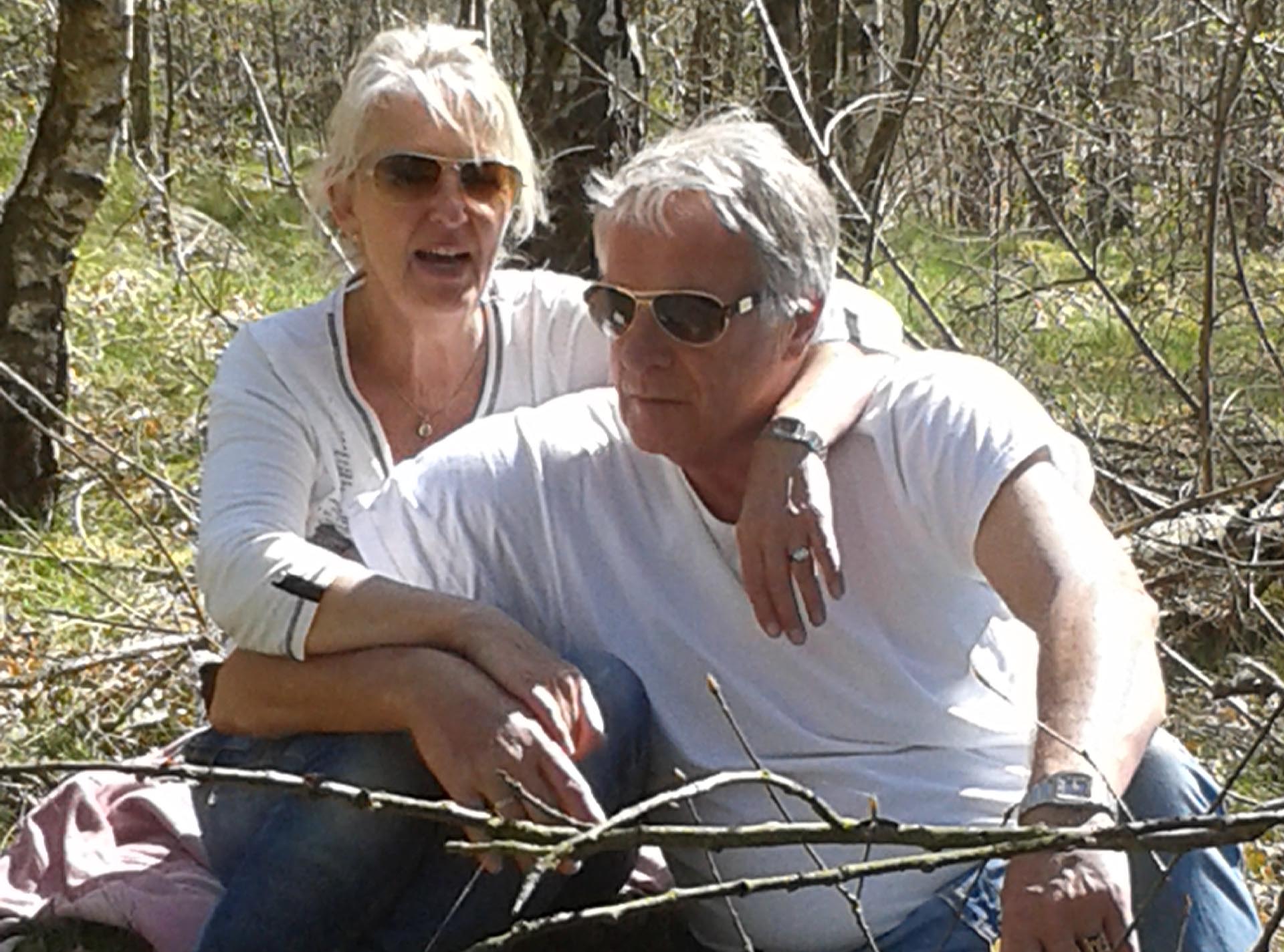 Uw gastvrouw Tanne en haar man Wim, tijdens een prachtige wandeling in Svenstorp.